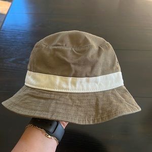 Urban Outfitters - Bucket Hat (Olive Green)
